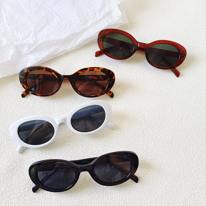 Vintage Fashion Y2K - Vintage Kleine Ovale Sonnenbrille für Damen