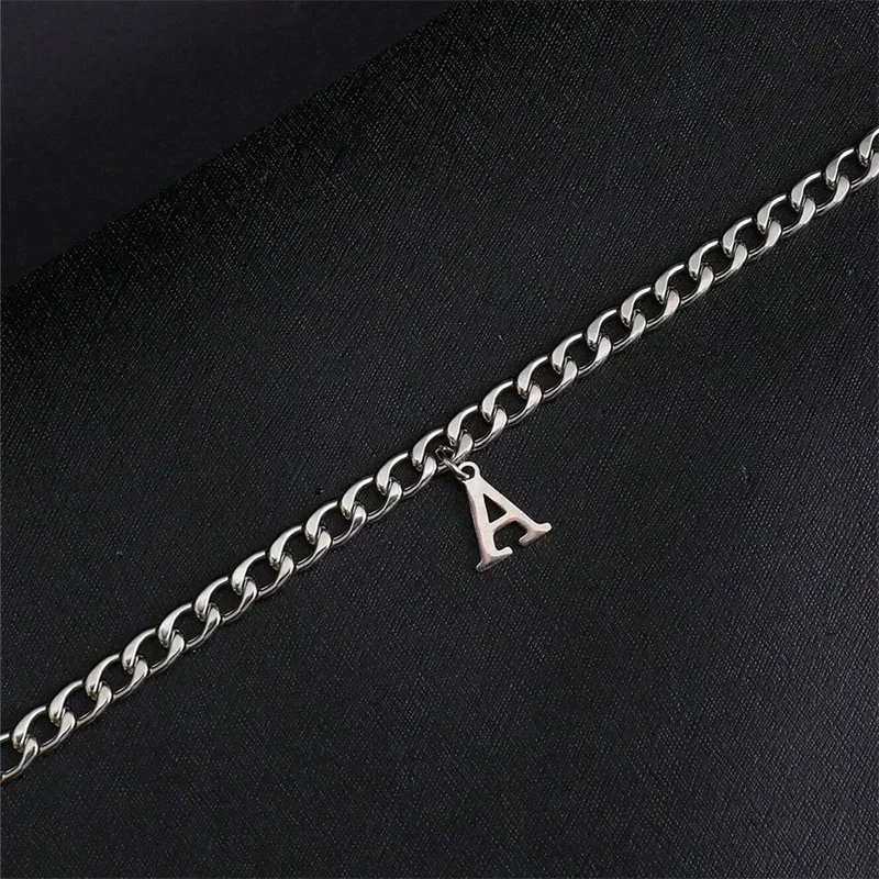 Silberfarbene A-Z-Anfangsarmbä – Z Vintage Fashion Bewertung und Preis